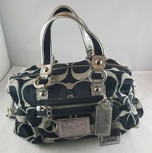 Coach bag just like new. Barely used.
